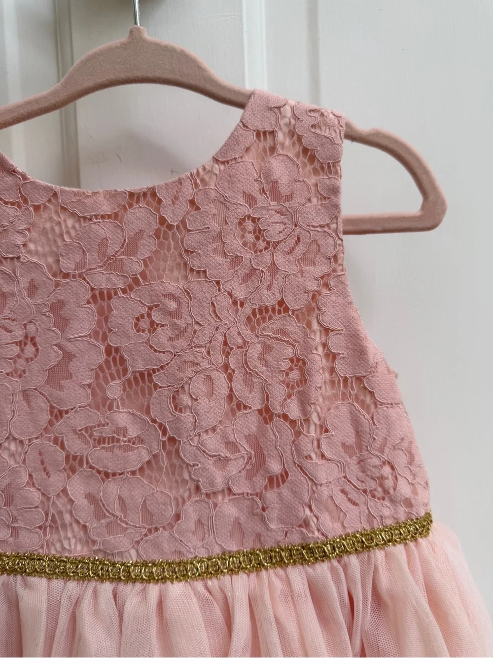 NWOT Mia & Mimi Girls 4T Pink Lace Tulle Sleeveless Formal Dress Gold Waist Trim